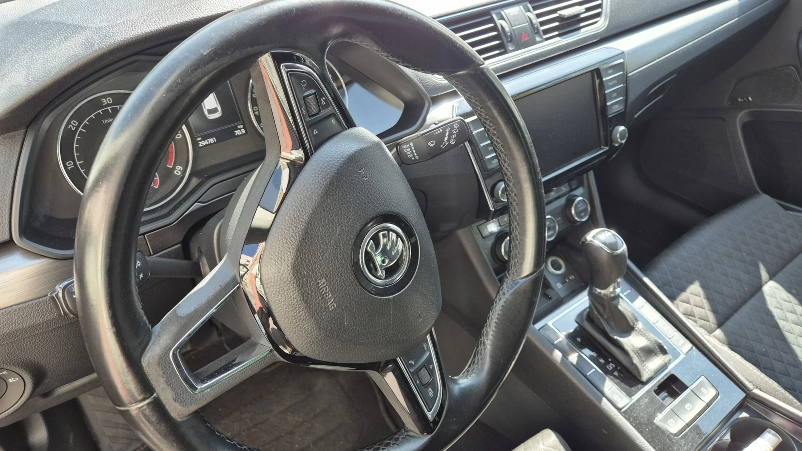 Skoda Superb 2.0 TDI - изображение 8