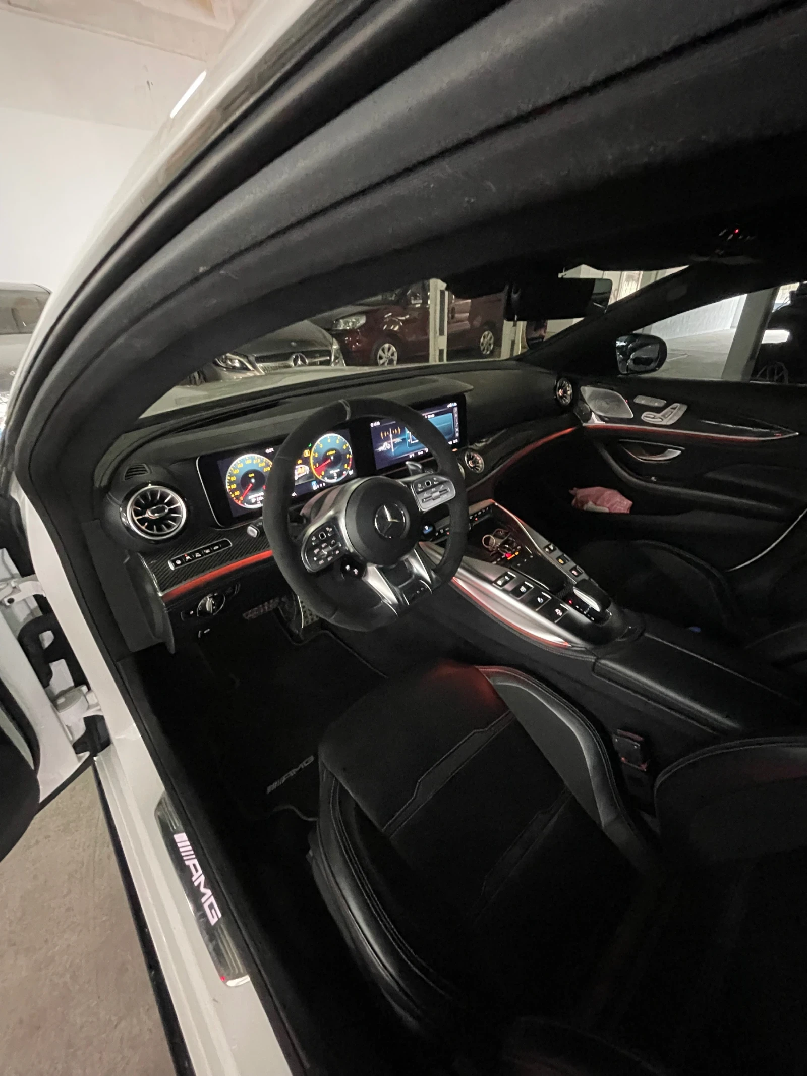 Mercedes-Benz AMG GT 6.3S/Carbon/Burm/distr/360/завиващ заден мост!!!, снимка 11 - Автомобили и джипове - 53892473