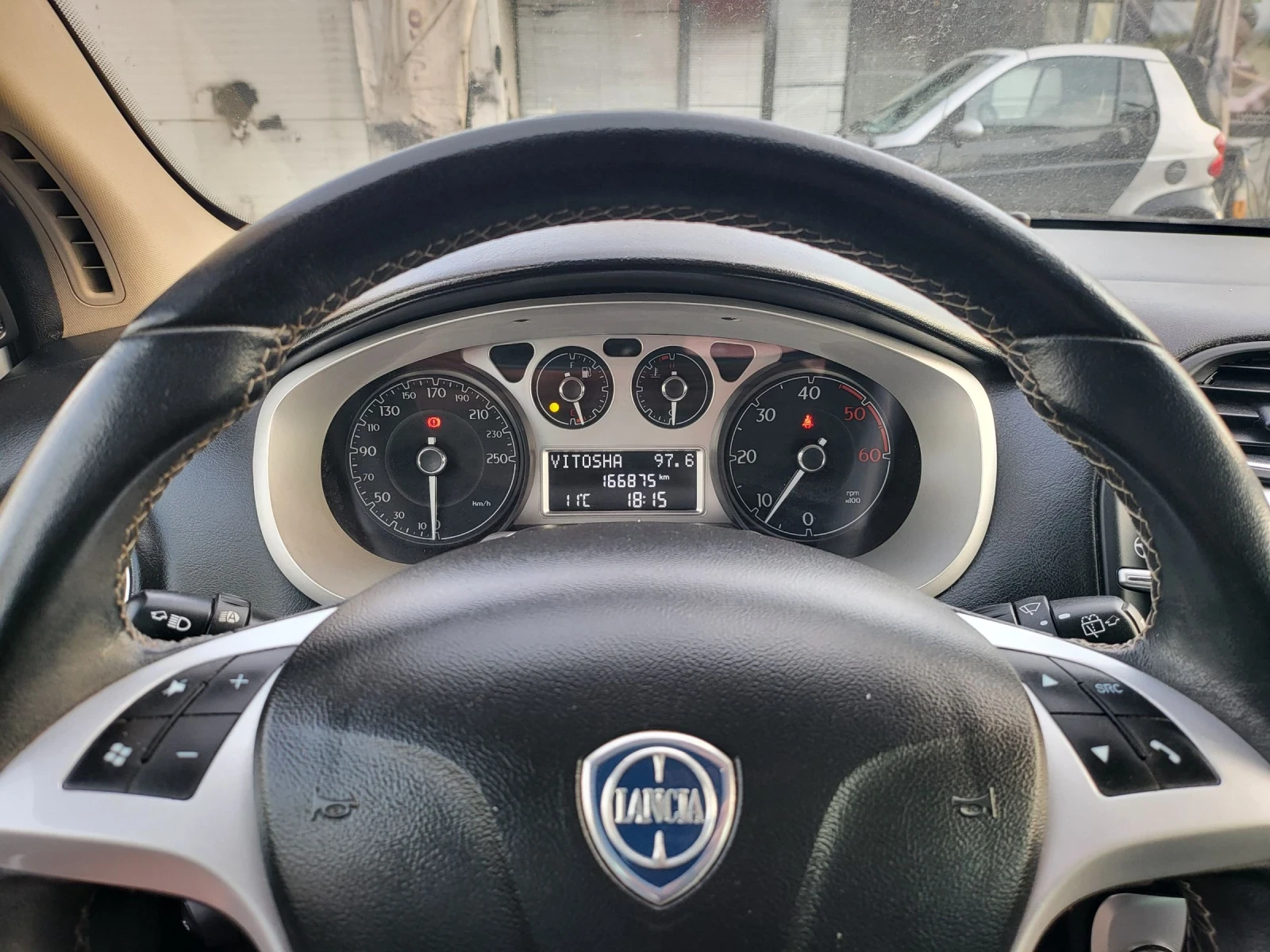 Lancia Delta 2.0JTDm facelift, снимка 13 - Автомобили и джипове - 54003216