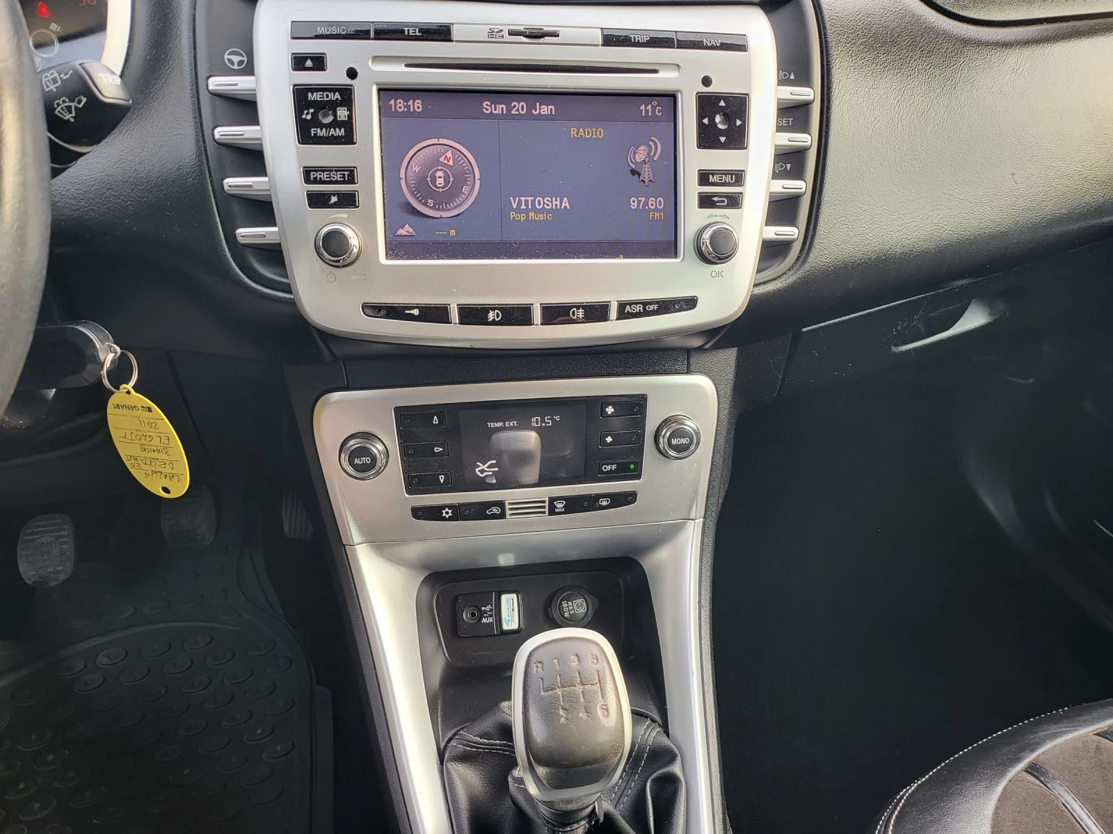 Lancia Delta 2.0JTDm facelift, снимка 14 - Автомобили и джипове - 54003216