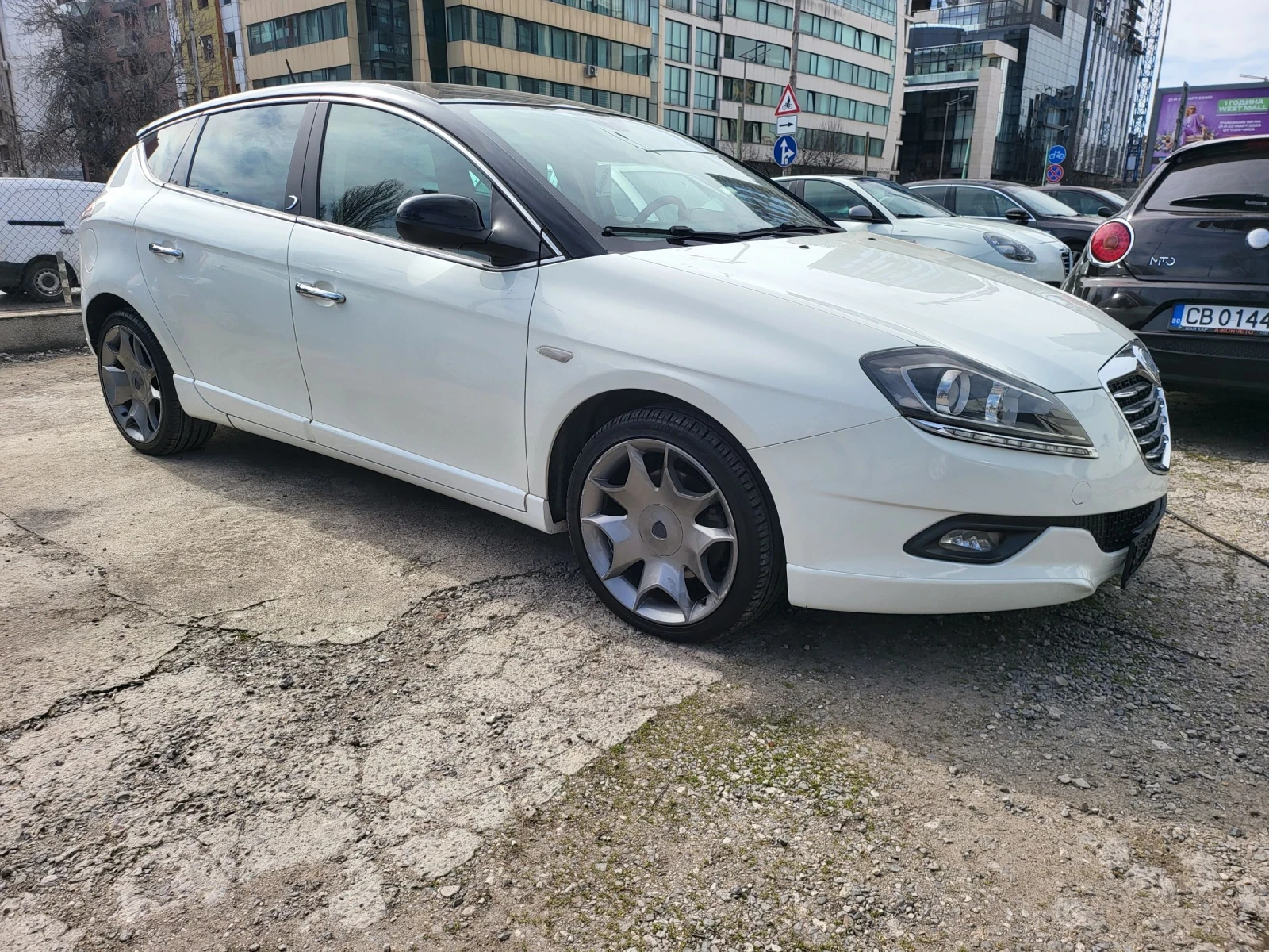 Lancia Delta 2.0JTDm facelift, снимка 3 - Автомобили и джипове - 54003216