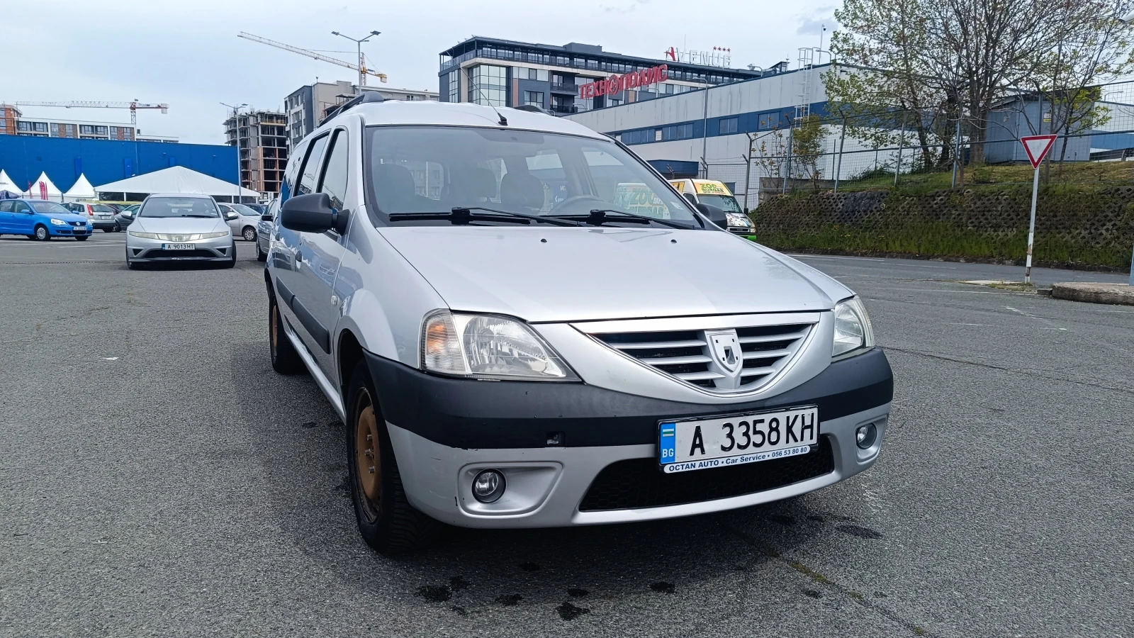 Dacia Logan, снимка 2 - Автомобили и джипове - 54412440