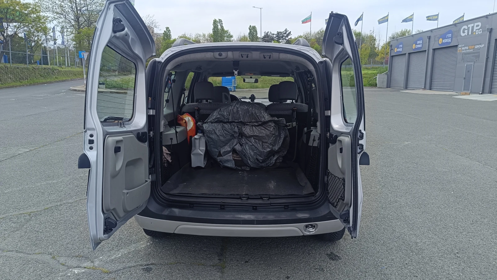 Dacia Logan, снимка 16 - Автомобили и джипове - 54412440