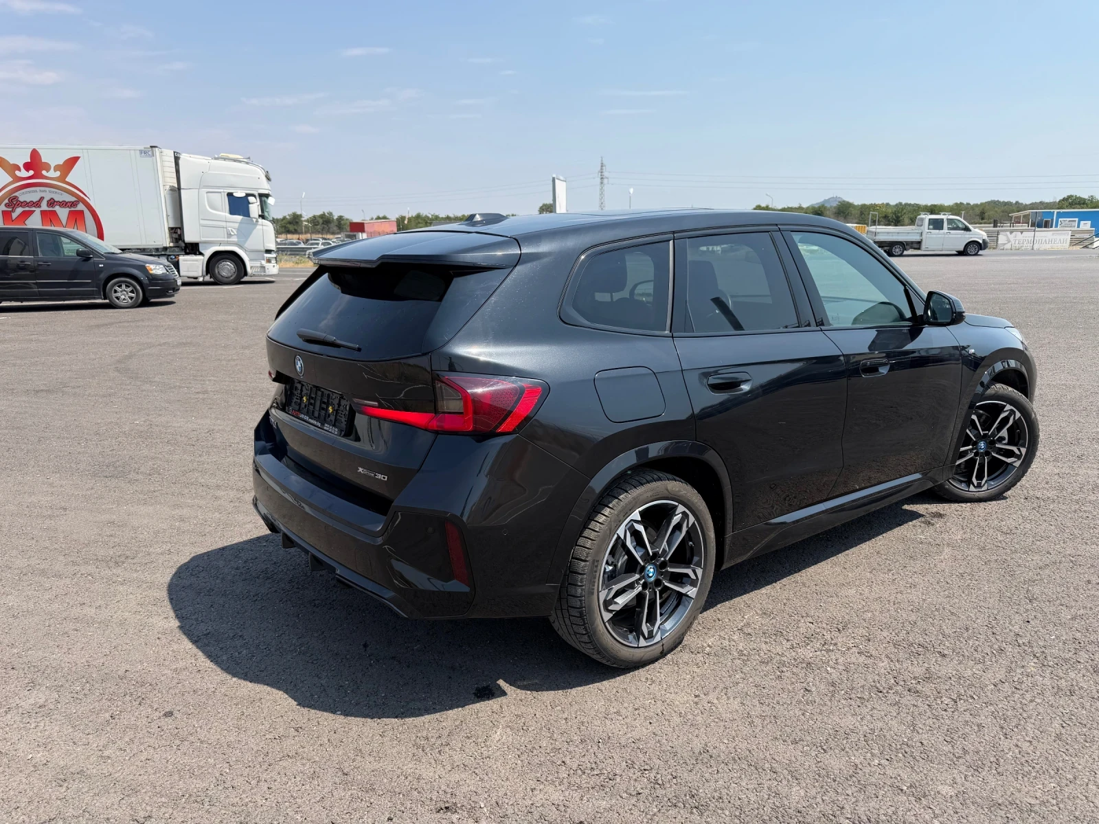 BMW iX1 xDrive30 * НАЛИЧНА* 4x4* LED* M Sport* PANO* , снимка 5 - Автомобили и джипове - 54798106