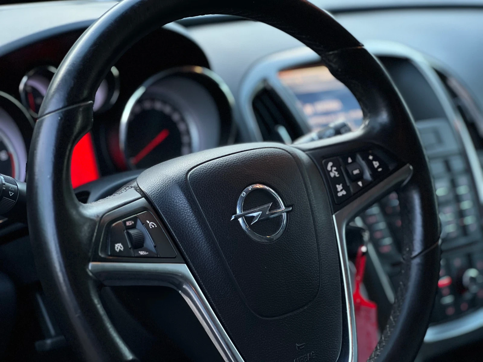 Opel Astra 1.7CDTI 125HP DPF, снимка 8 - Автомобили и джипове - 55119790