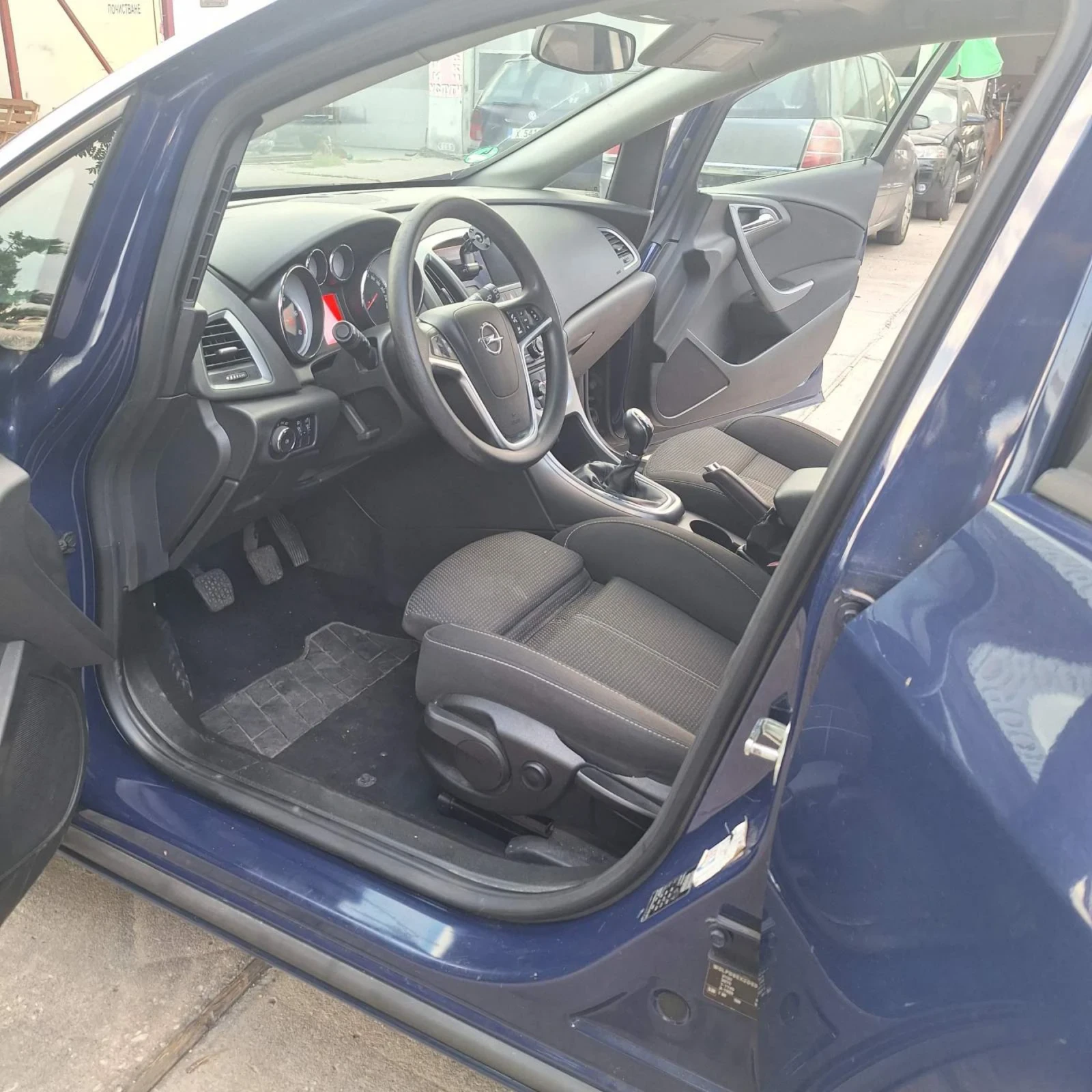 Opel Astra 1.7TDCI 110к.с., снимка 10 - Автомобили и джипове - 55565988