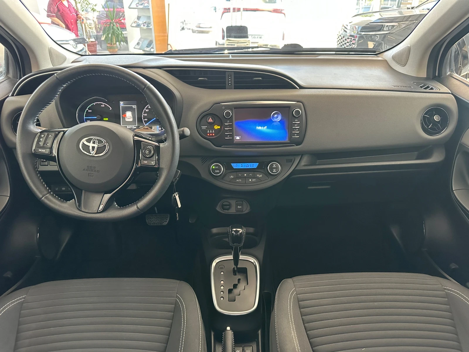 Toyota Yaris, снимка 6 - Автомобили и джипове - 55808374