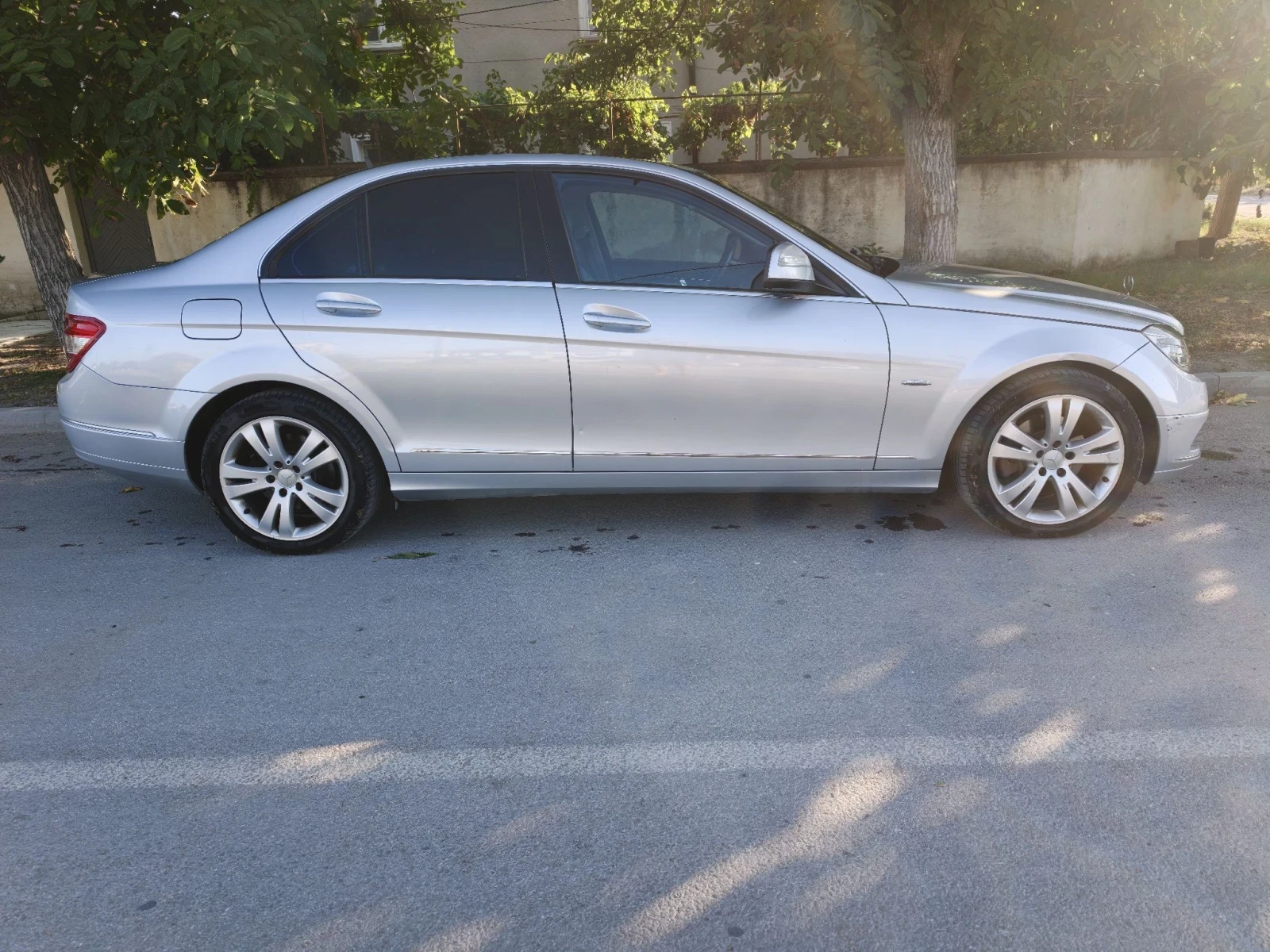 Mercedes-Benz C 220, снимка 3 - Автомобили и джипове - 55980589
