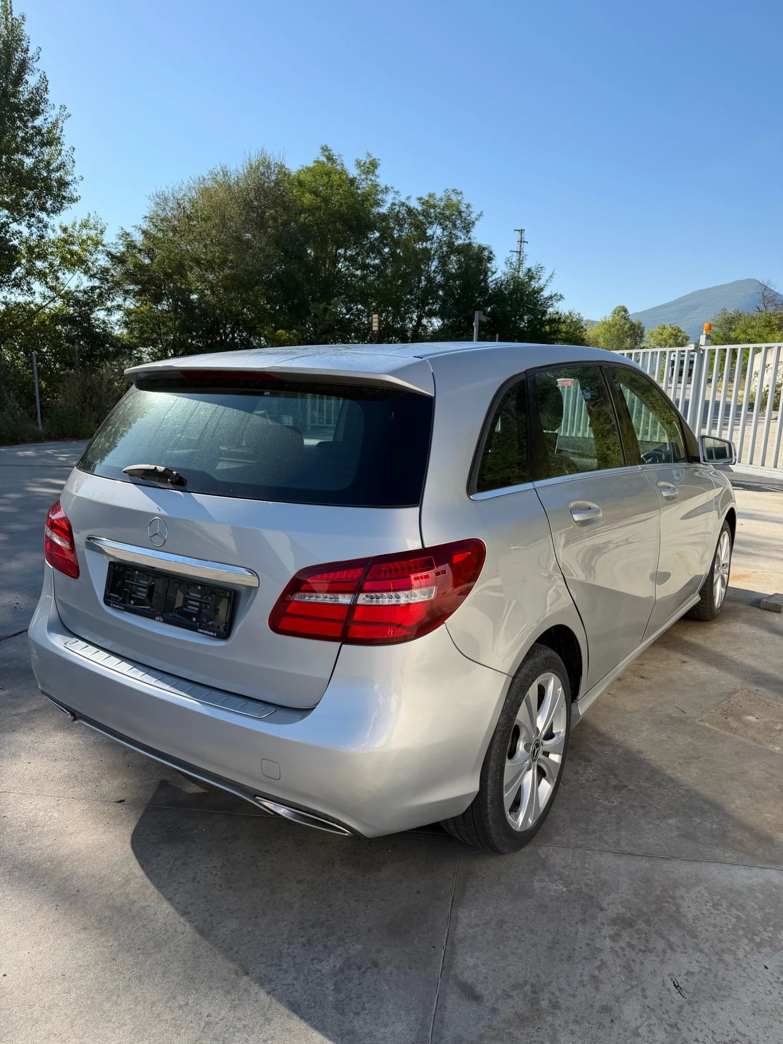 Mercedes-Benz B 180 CDI AMG Sport, снимка 6 - Автомобили и джипове - 56010510