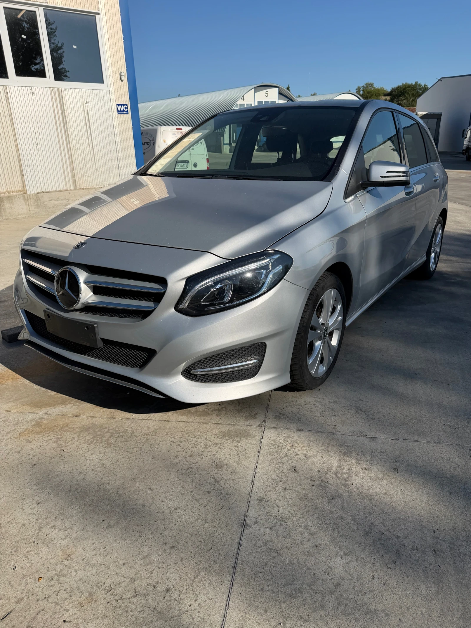 Mercedes-Benz B 180 CDI AMG Sport, снимка 2 - Автомобили и джипове - 56010510