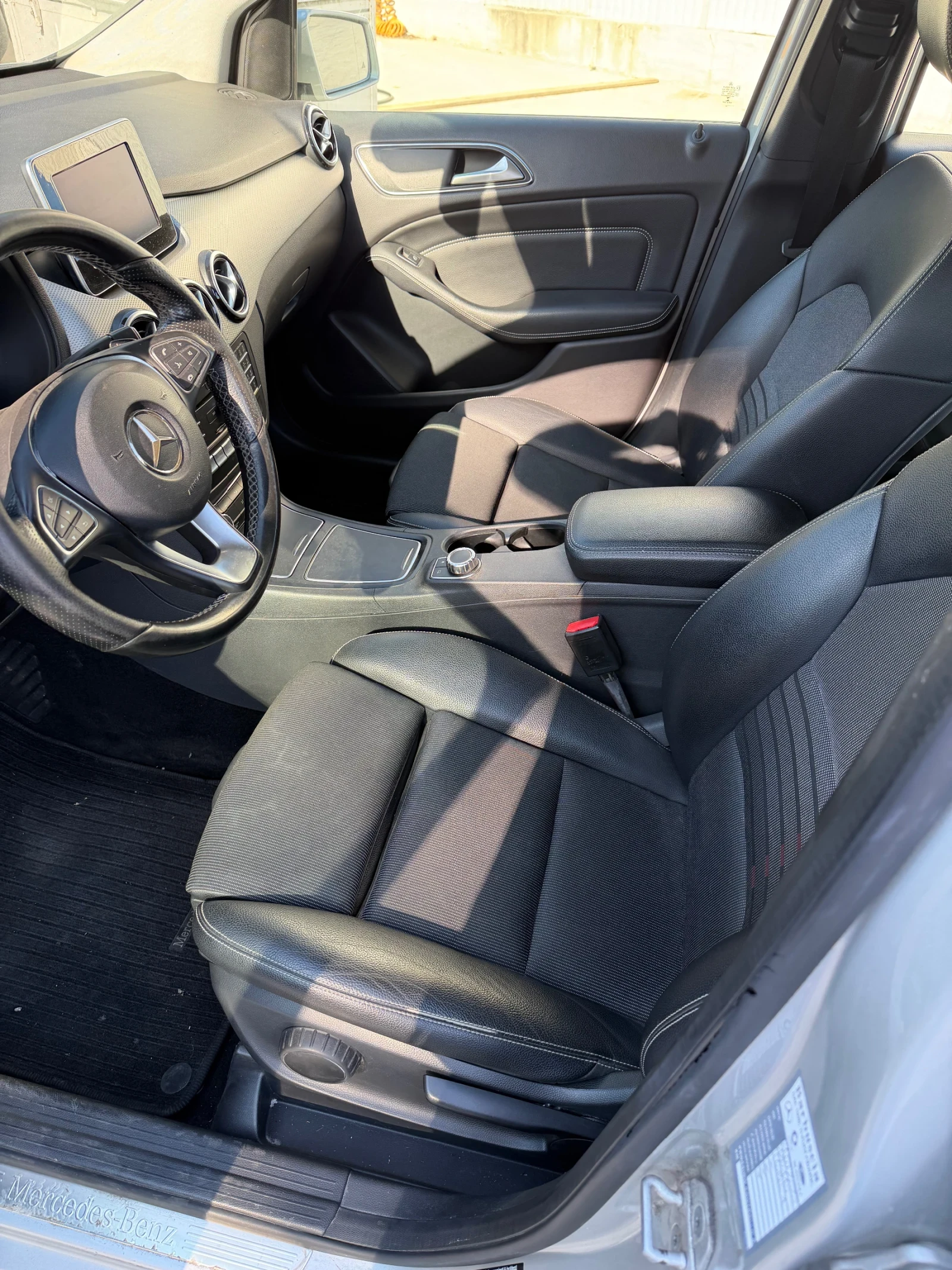 Mercedes-Benz B 180 CDI AMG Sport, снимка 9 - Автомобили и джипове - 56010510