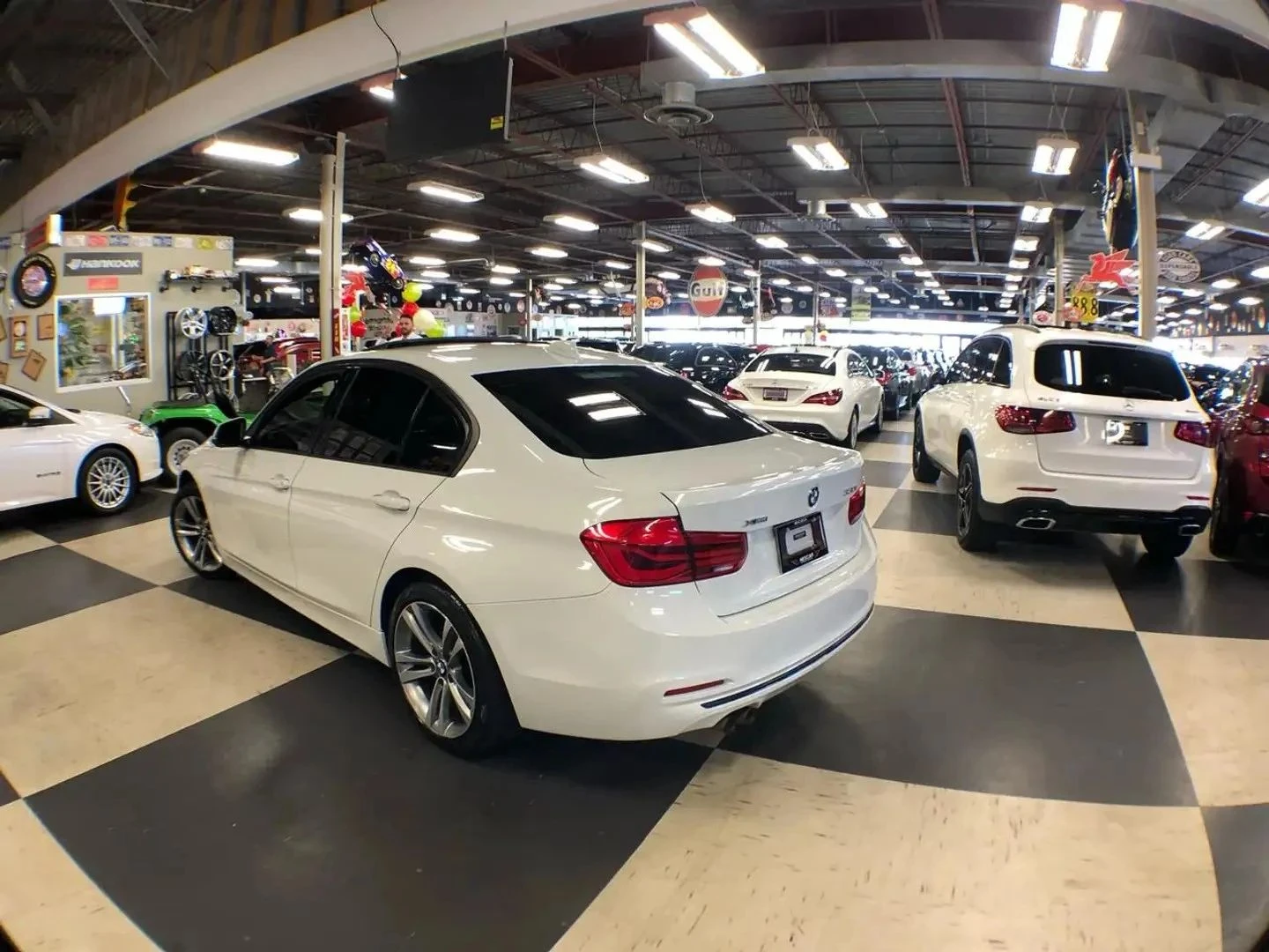 BMW 330, снимка 4 - Автомобили и джипове - 56713336