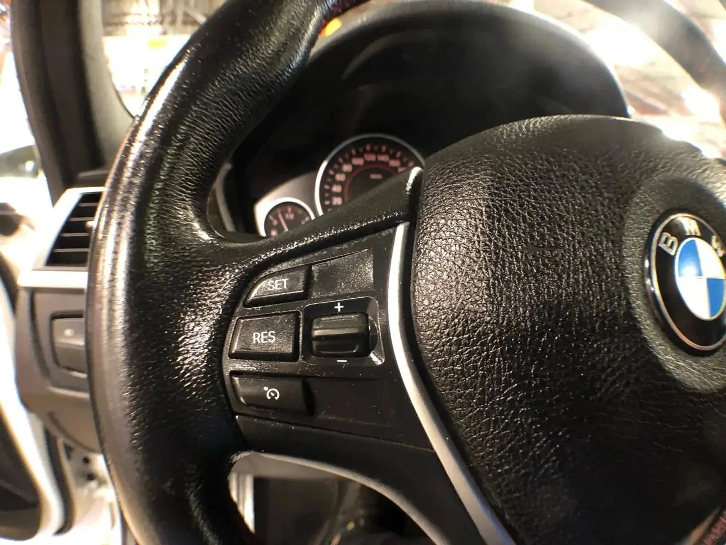 BMW 330, снимка 14 - Автомобили и джипове - 56713336
