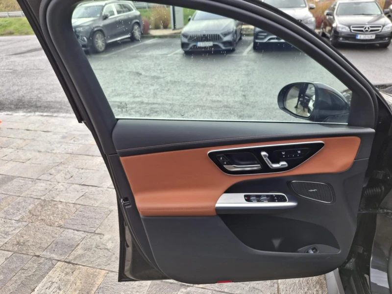 Mercedes-Benz GLC 300 d 4MATIC Coupe, снимка 9 - Автомобили и джипове - 52570277