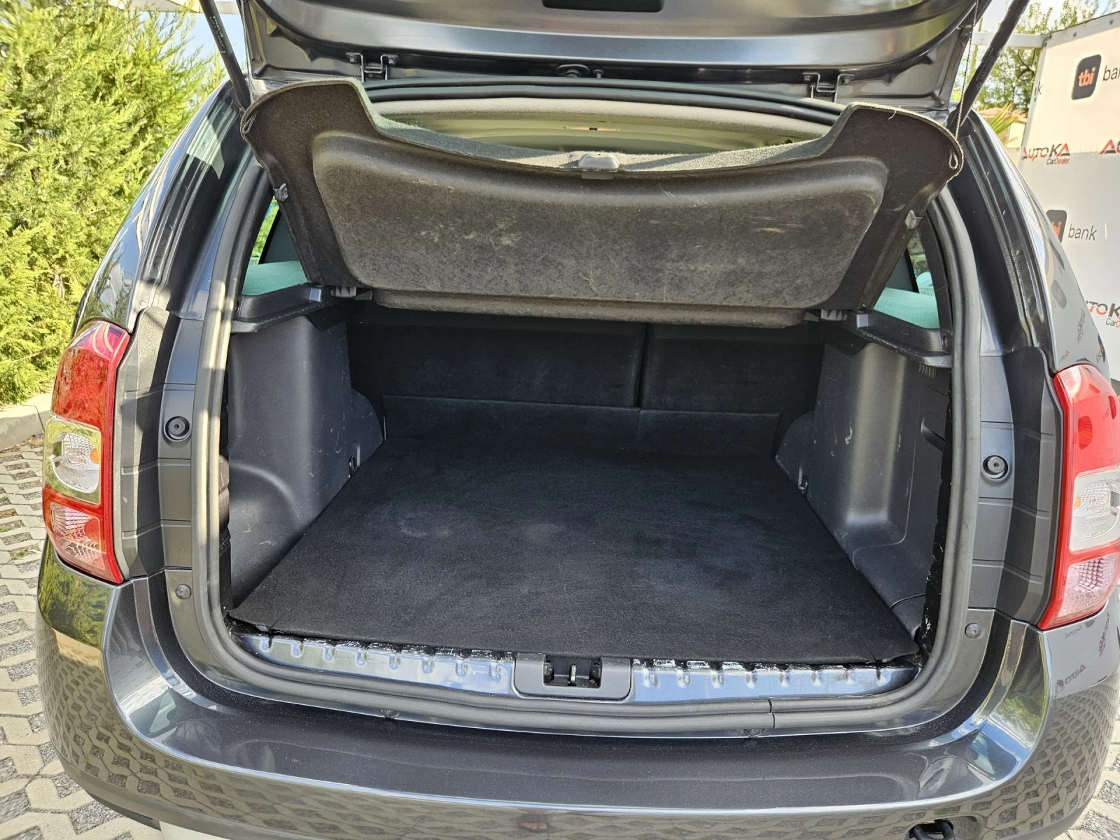 Dacia Duster 1.6i-114кс= 4х4= FACELIFT= NAVI= ПАРКТРОНИК - изображение 10