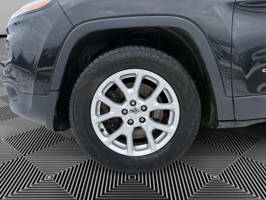 Jeep Cherokee * Latitude/Longitude/North * CARFAX * ���� �� �� | Mobile.bg � ����������� 9