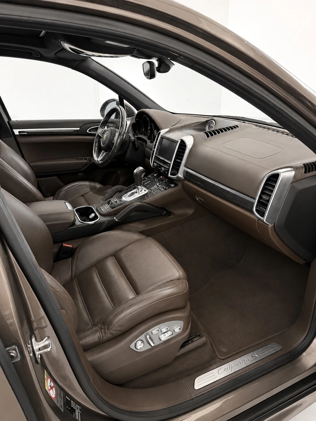 Porsche Cayenne S E-Hybrid 3.0 V6 416 к.с. 4x4 FACELIFT , снимка 13 - Автомобили и джипове - 55036295