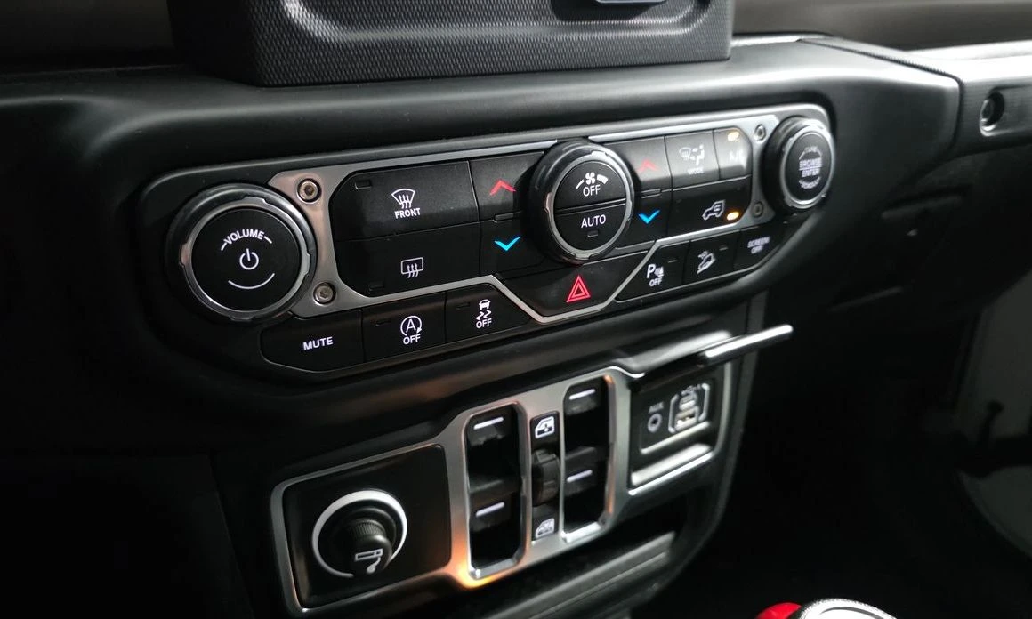 Jeep Wrangler Wyllis Edition Sport, снимка 15 - Автомобили и джипове - 55315620
