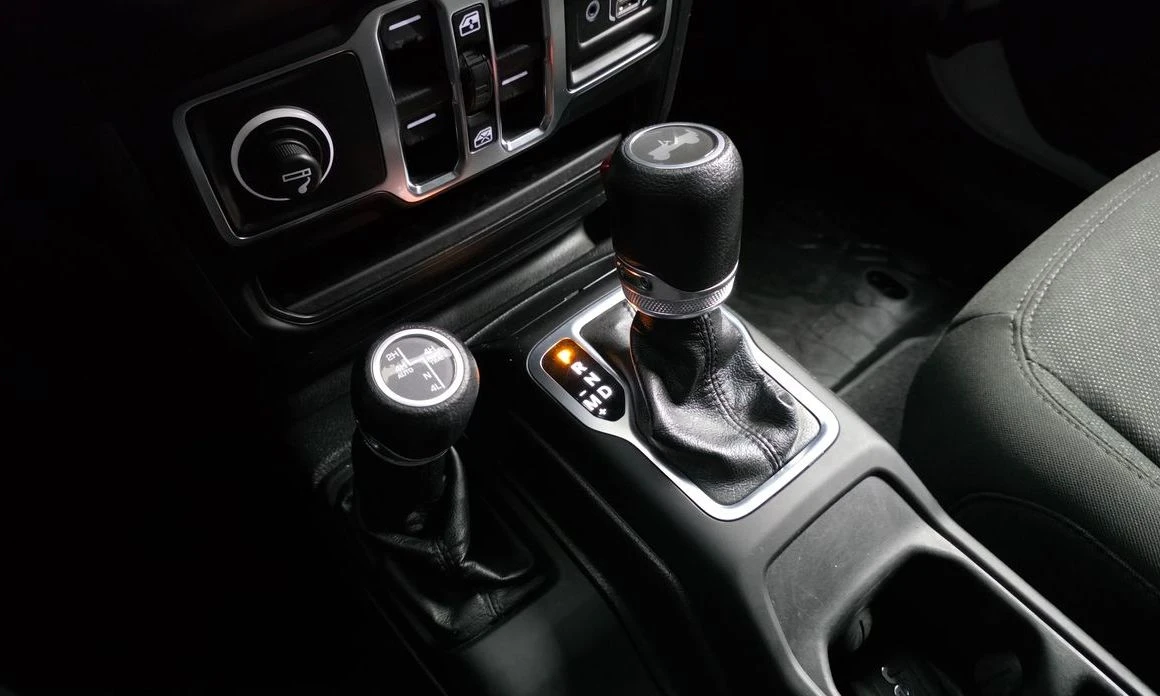 Jeep Wrangler Wyllis Edition Sport, снимка 8 - Автомобили и джипове - 55315620