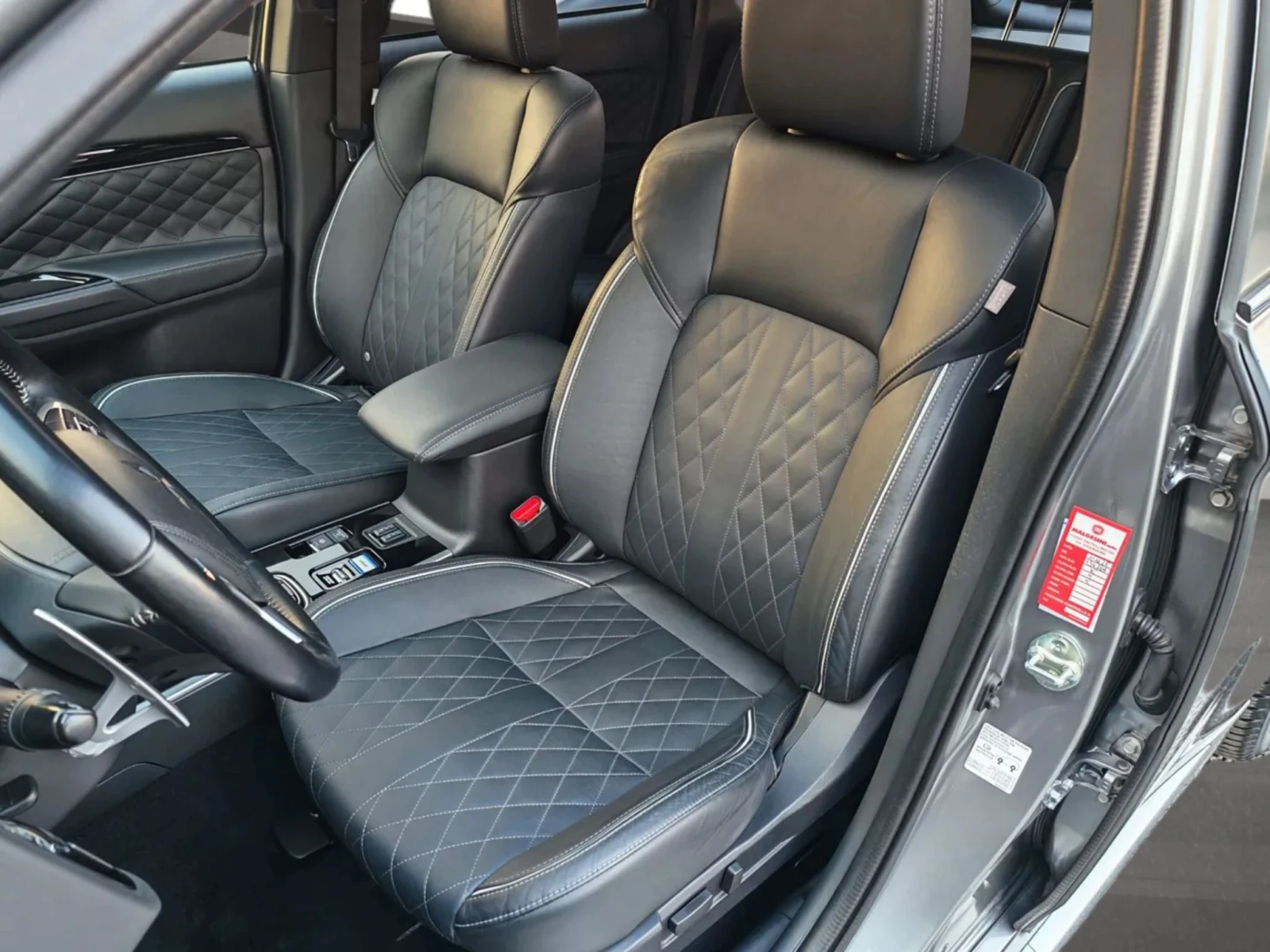 Mitsubishi Outlander Diamond+ /4x4/PHEV/140хл.км/ПЪЛНА СЕРВИЗНА ИСТОРИЯ, снимка 12 - Автомобили и джипове - 55871197
