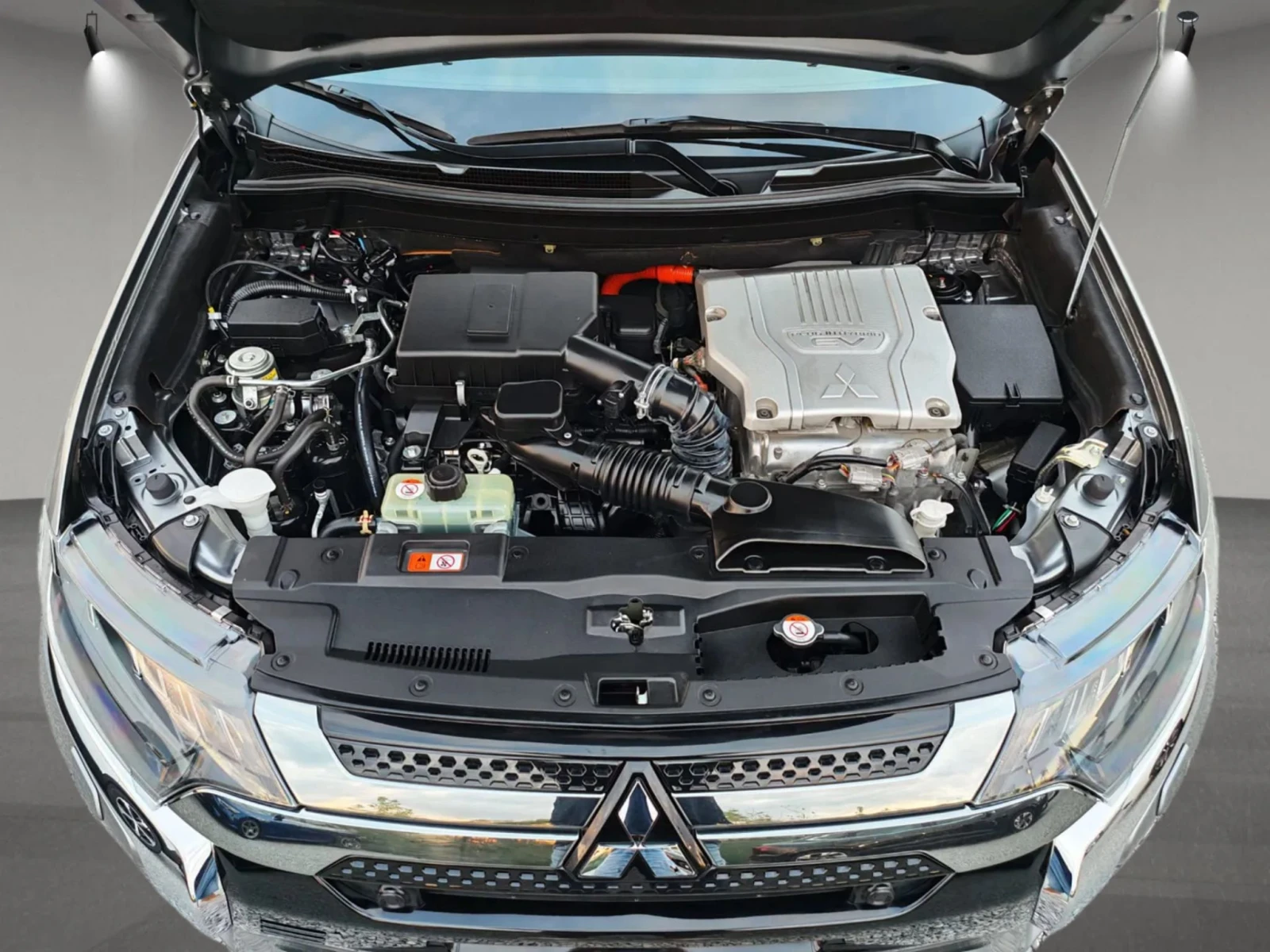 Mitsubishi Outlander Diamond+ /4x4/PHEV/140хл.км/ПЪЛНА СЕРВИЗНА ИСТОРИЯ, снимка 10 - Автомобили и джипове - 55871197