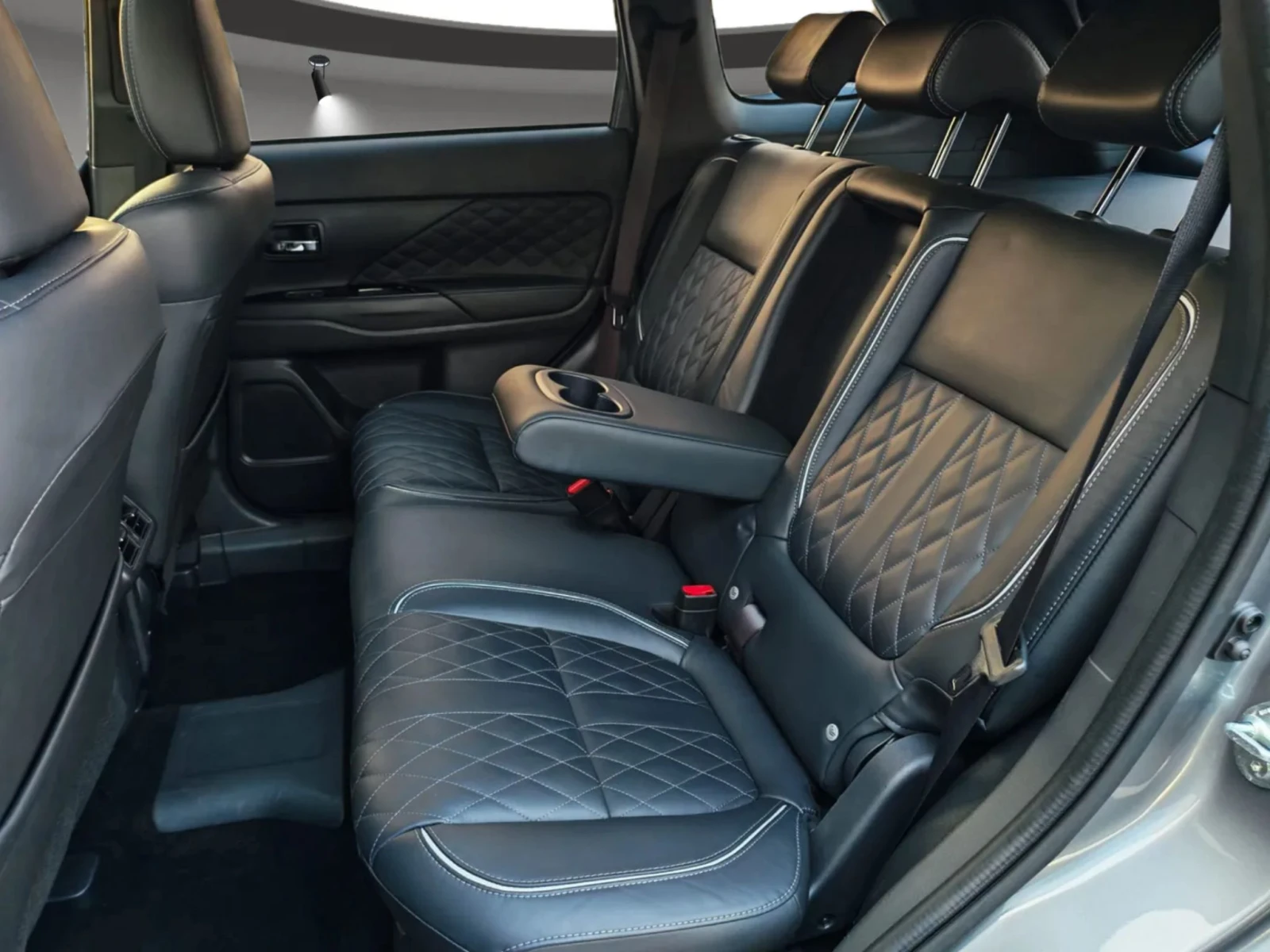 Mitsubishi Outlander Diamond+ /4x4/PHEV/140хл.км/ПЪЛНА СЕРВИЗНА ИСТОРИЯ, снимка 14 - Автомобили и джипове - 55871197
