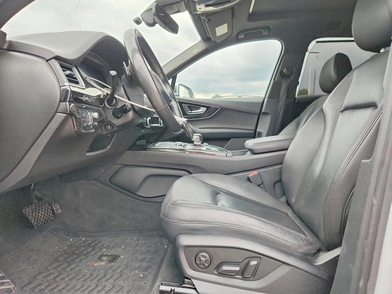 Audi Q7 3.0l Prestige, снимка 7 - Автомобили и джипове - 56350097