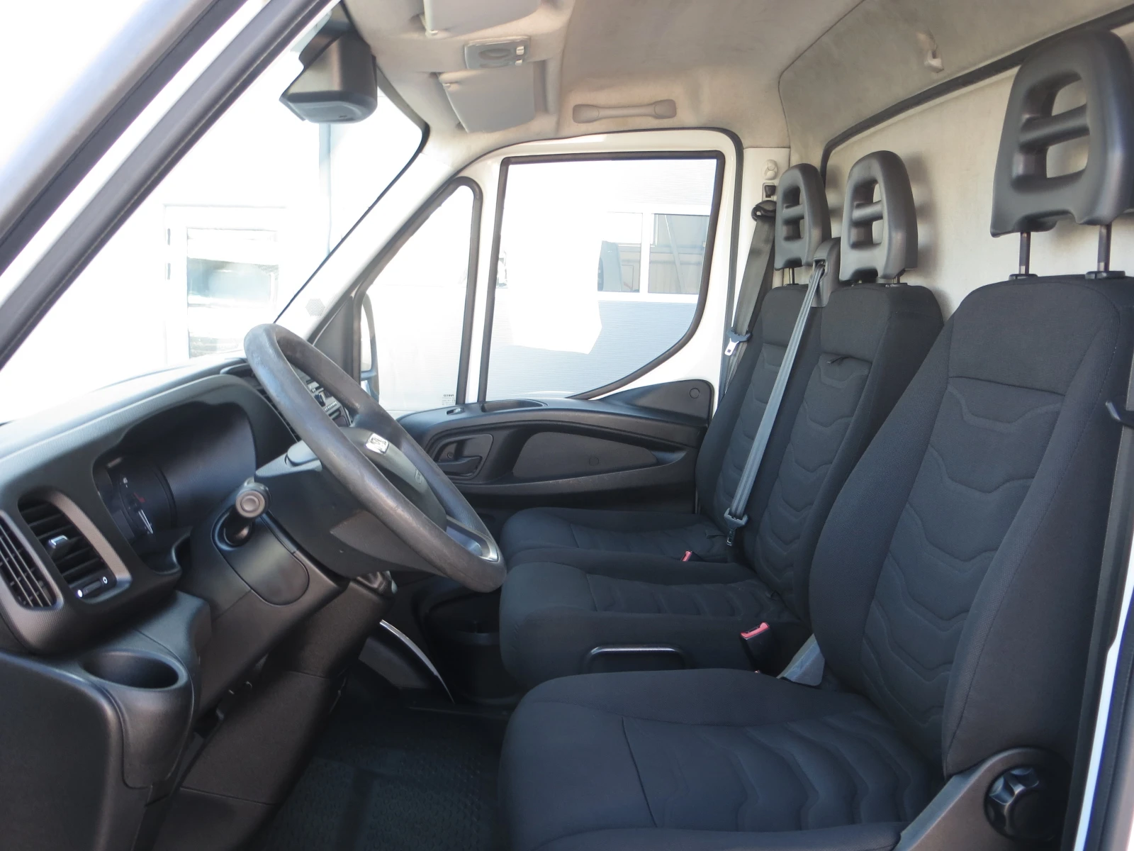 Iveco Daily 35S15V ФУРГОН - изображение 7