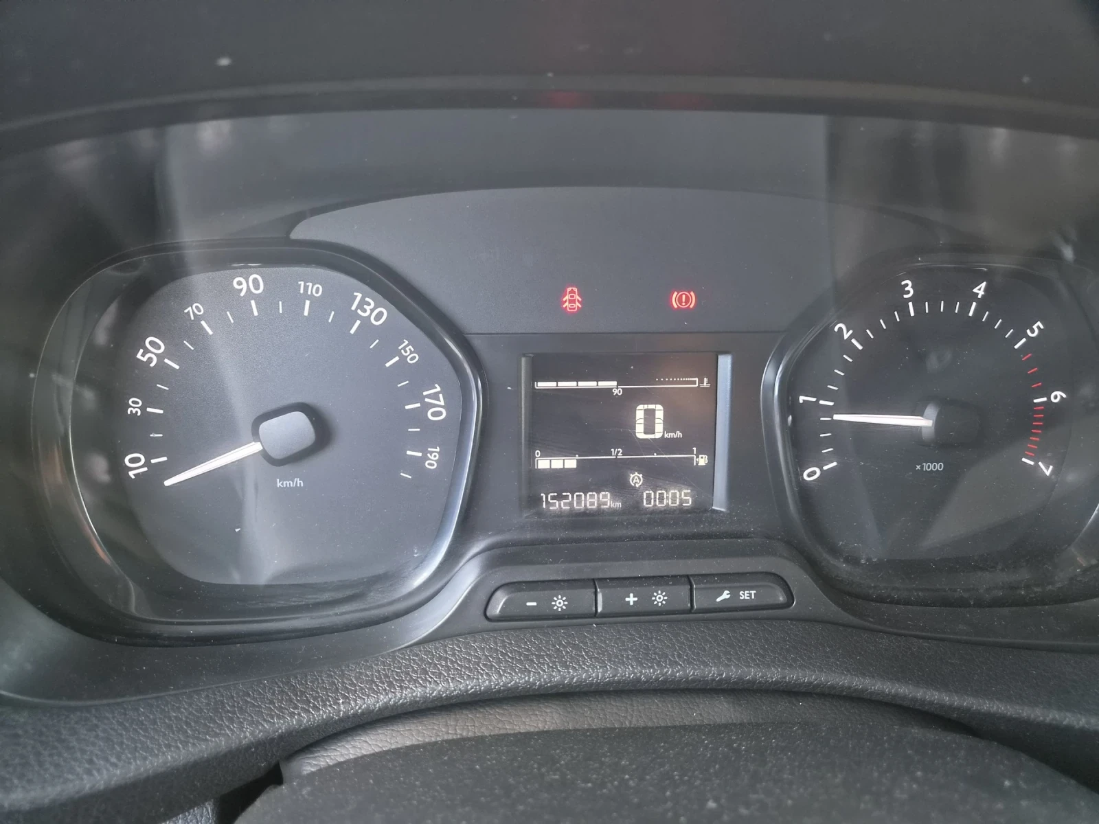 Opel Vivaro 1.5dci, 120k.s МИНУСОВ АГРЕГАТ -10, снимка 7 - Бусове и автобуси - 54703450