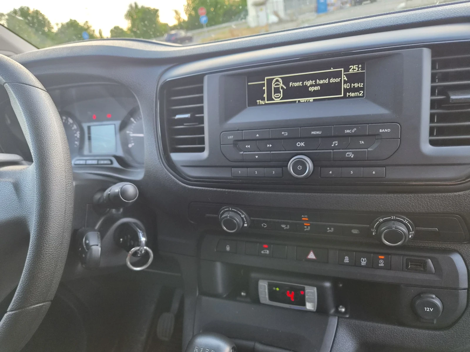 Opel Vivaro 1.5dci, 120k.s МИНУСОВ АГРЕГАТ -10, снимка 3 - Бусове и автобуси - 54703450