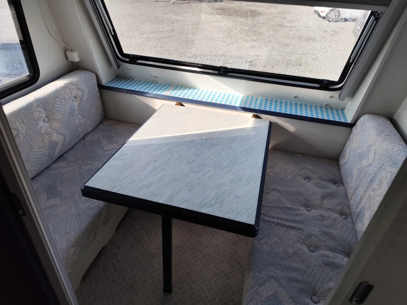 Каравана Hobby 460, снимка 8 - Каравани и кемпери - 52815469