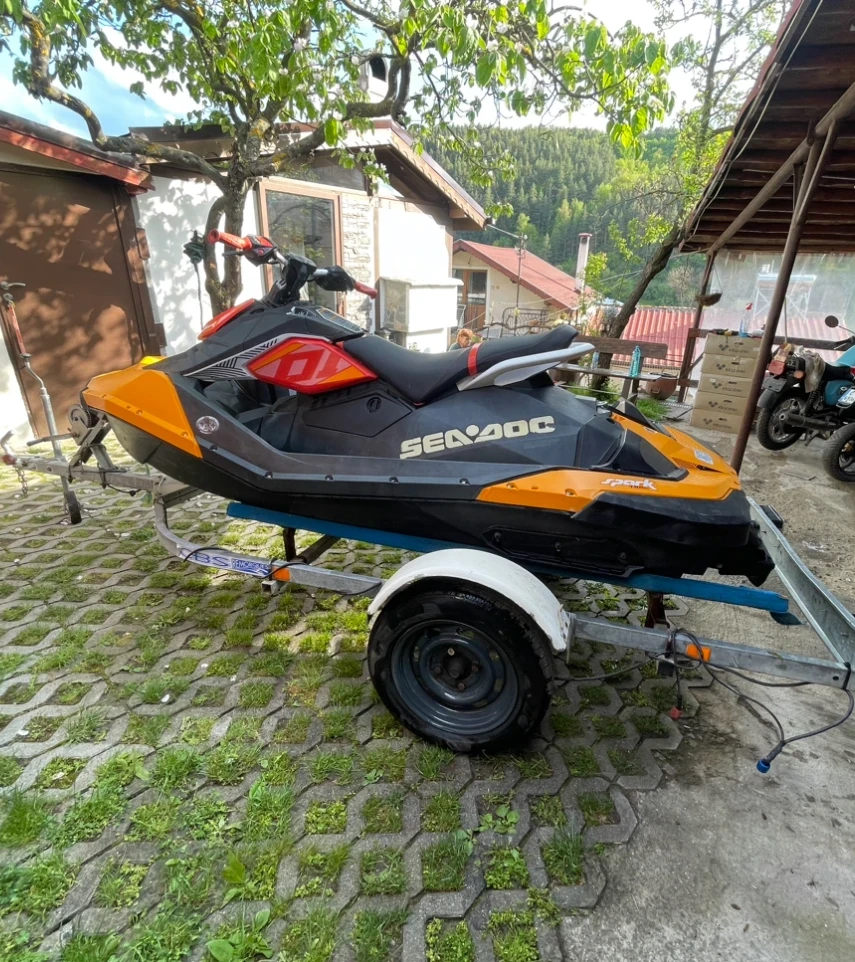 Джет Bombardier Sea Doo Spark Trixx 2up, снимка 4 - Воден транспорт - 54538406