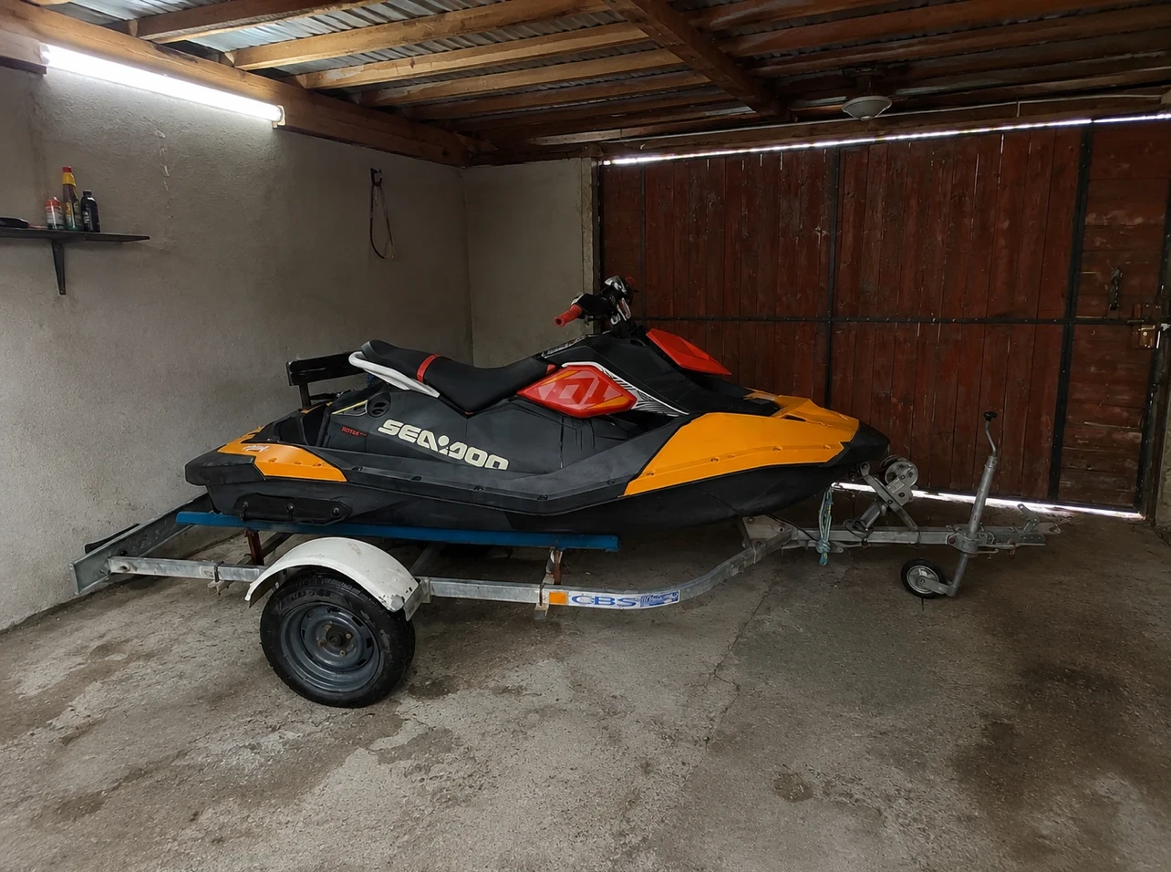 Джет Bombardier Sea Doo Spark Trixx 2up