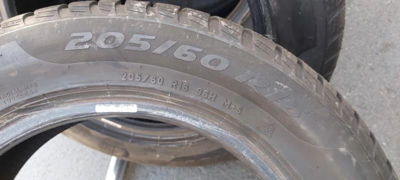 Гуми Зимни 205/60R16, снимка 10 - Гуми и джанти - 29864494