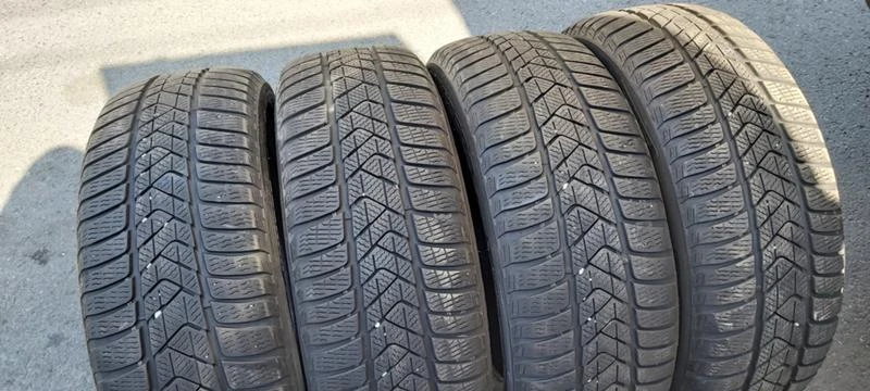 Гуми Зимни 205/60R16, снимка 1 - Гуми и джанти - 29864494