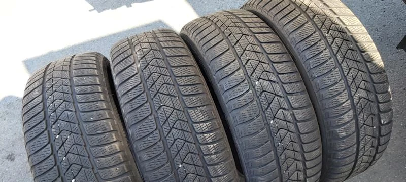 Гуми Зимни 205/60R16, снимка 2 - Гуми и джанти - 29864494