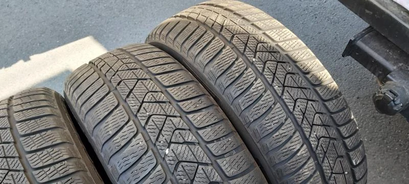 Гуми Зимни 205/60R16, снимка 4 - Гуми и джанти - 29864494