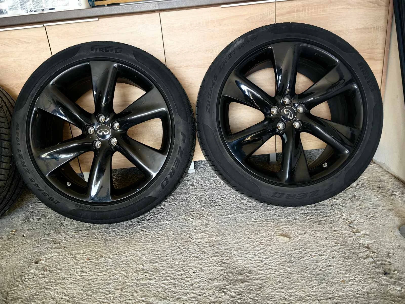 Гуми с джанти Pirelli 265/45R21, снимка 2 - Гуми и джанти - 54829895