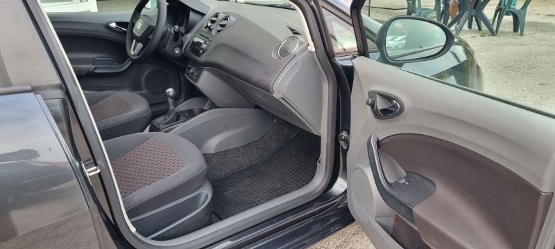 Seat Ibiza 1.2I KLIMA , снимка 13 - Автомобили и джипове - 46389821