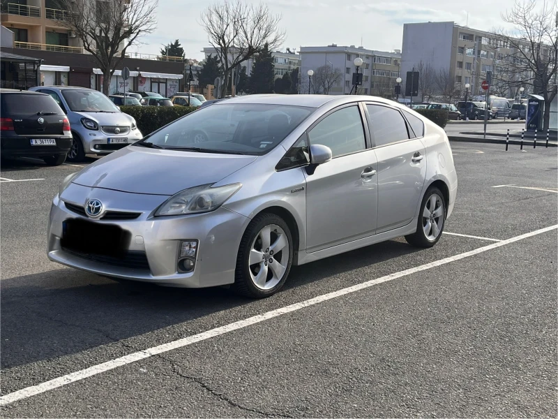 Toyota Prius Хибрид, снимка 17 - Автомобили и джипове - 47335610