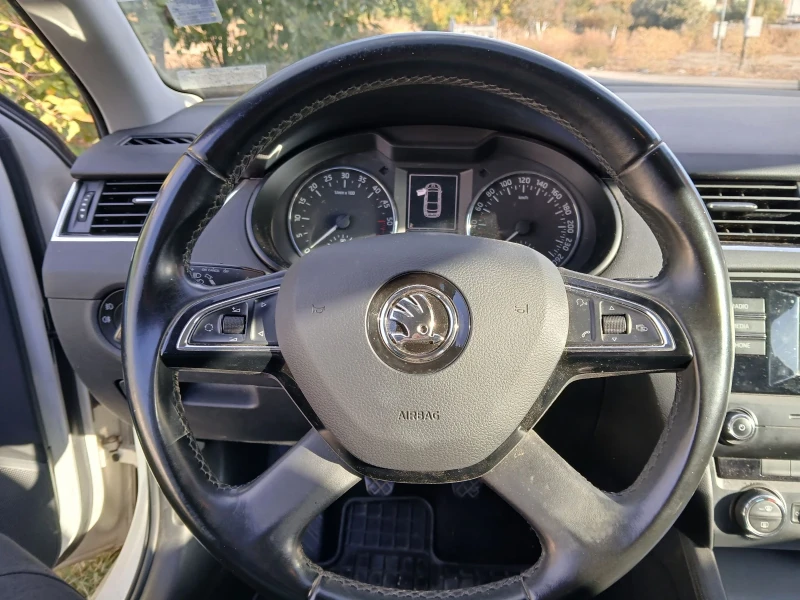 Skoda Octavia, снимка 5 - Автомобили и джипове - 47870106