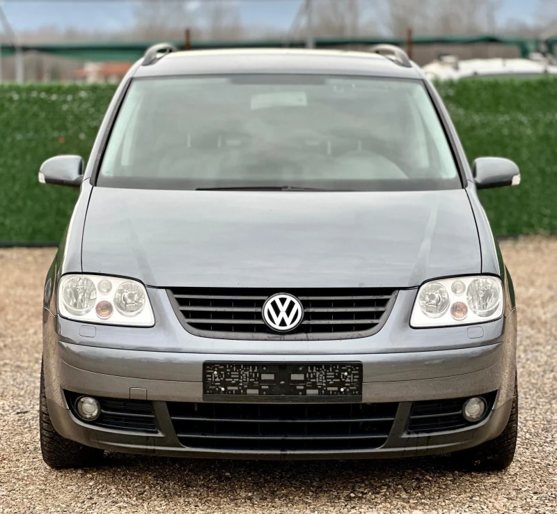 VW Touran 1.9TDi AVTOMAT, снимка 2 - Автомобили и джипове - 48592533