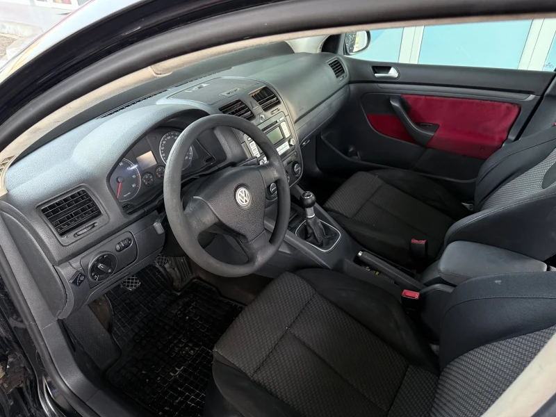 VW Golf 1.6 Газ Инж, снимка 7 - Автомобили и джипове - 49313286