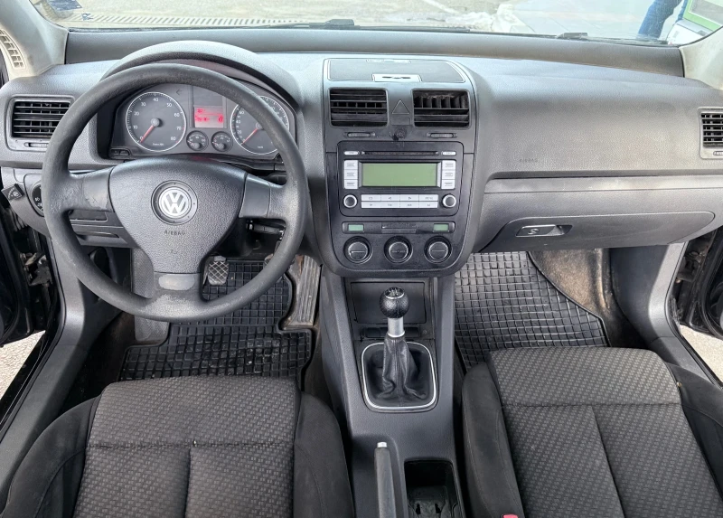 VW Golf 1.6 Газ Инж, снимка 9 - Автомобили и джипове - 49313286