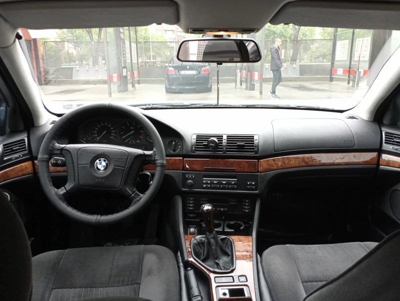 BMW 520 i, снимка 8 - Автомобили и джипове - 49326483