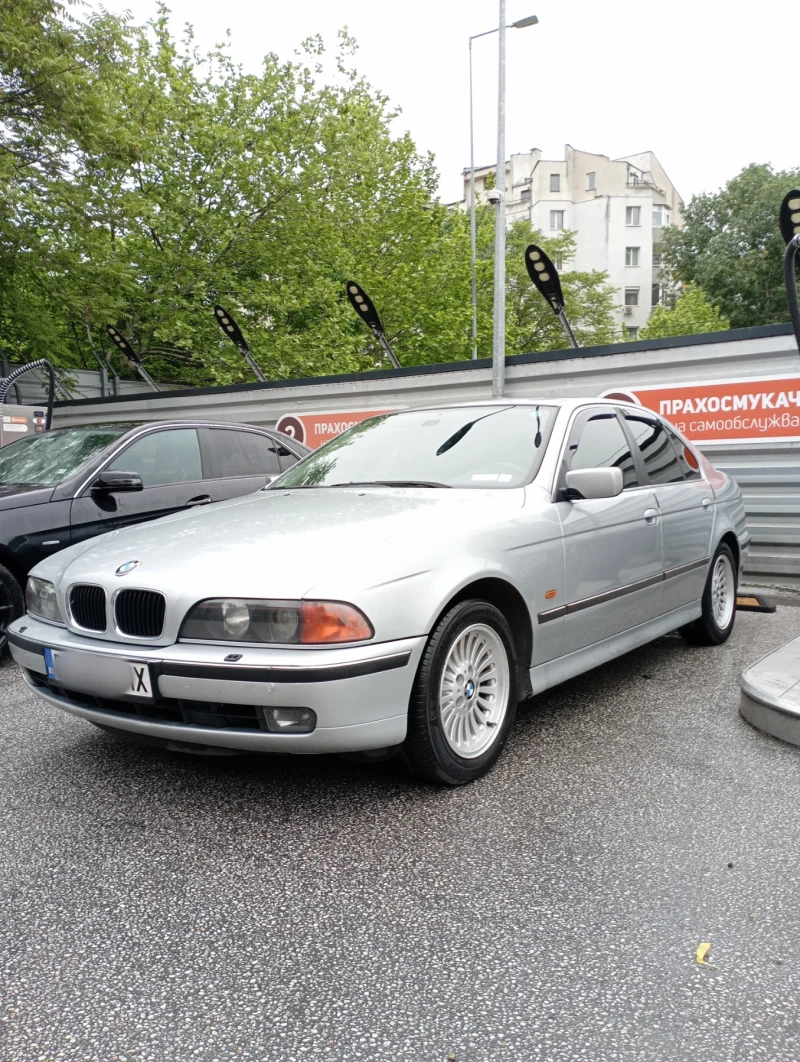 BMW 520 i, снимка 3 - Автомобили и джипове - 49326483