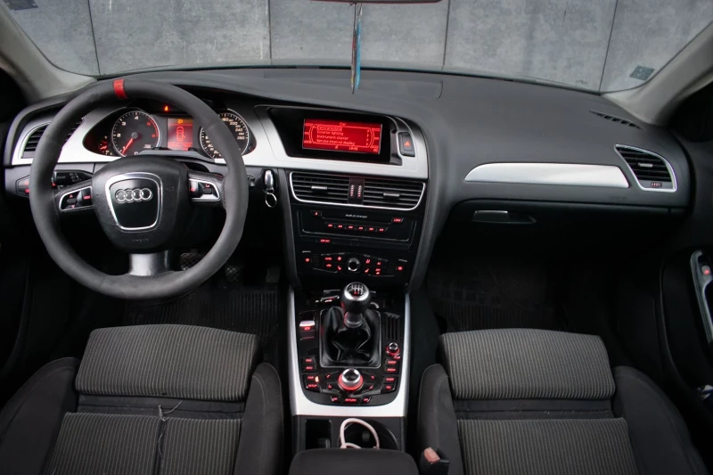 Audi A4 2.0 TDI, снимка 12 - Автомобили и джипове - 51840616