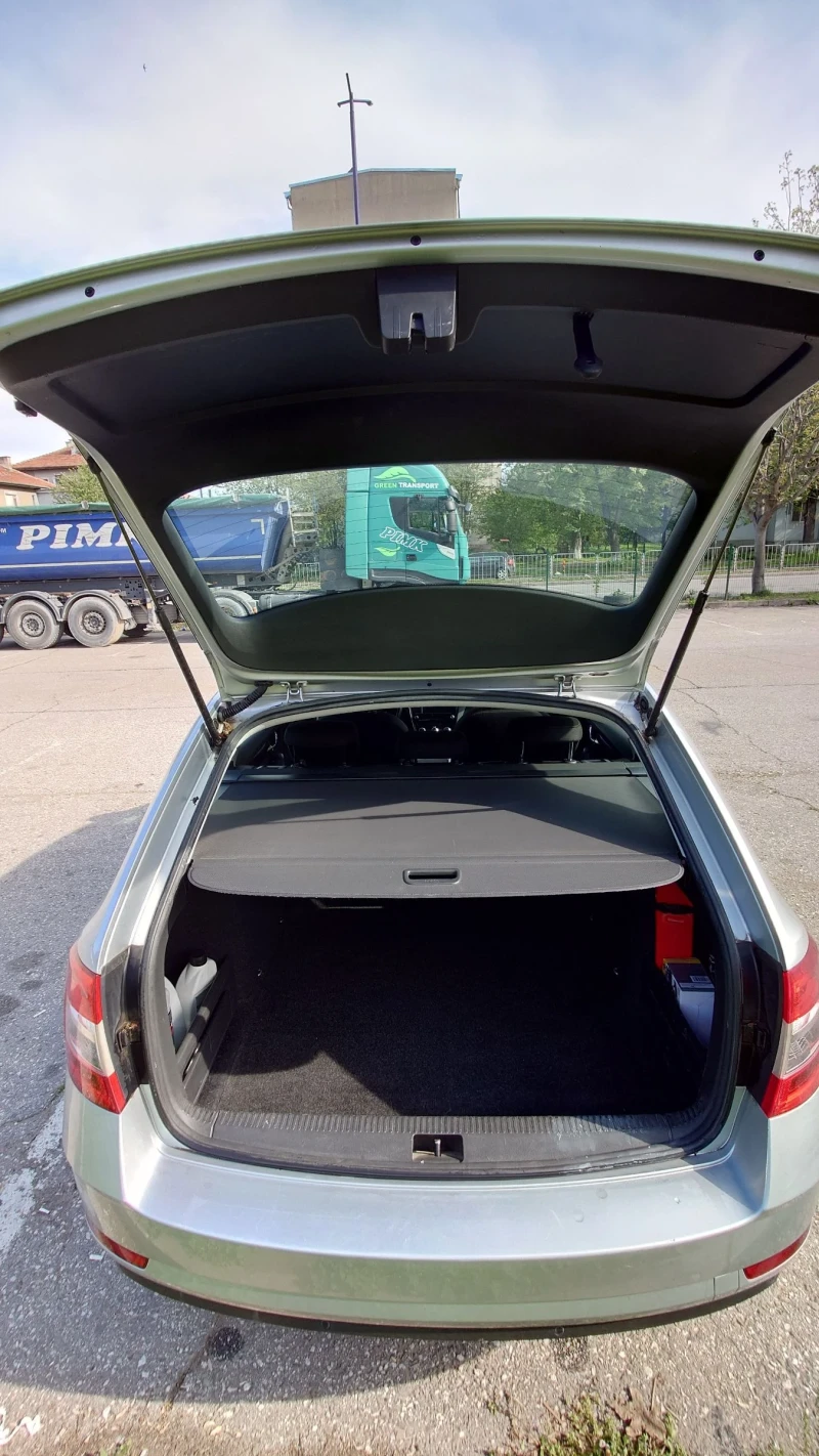 Skoda Octavia, снимка 11 - Автомобили и джипове - 52579396