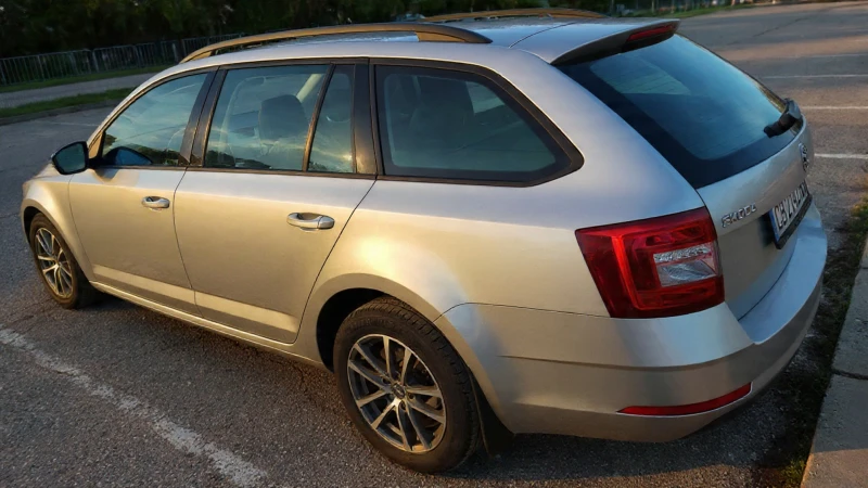 Skoda Octavia, снимка 5 - Автомобили и джипове - 52579396