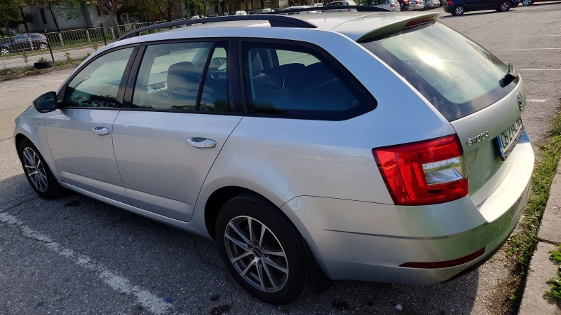 Skoda Octavia, снимка 5 - Автомобили и джипове - 52579396